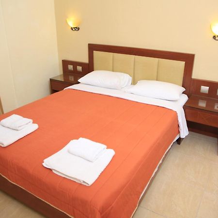 Hotel Zeus Afytos Exteriér fotografie